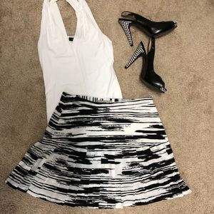 Black and White Banana Republic Skirt with Zipper.